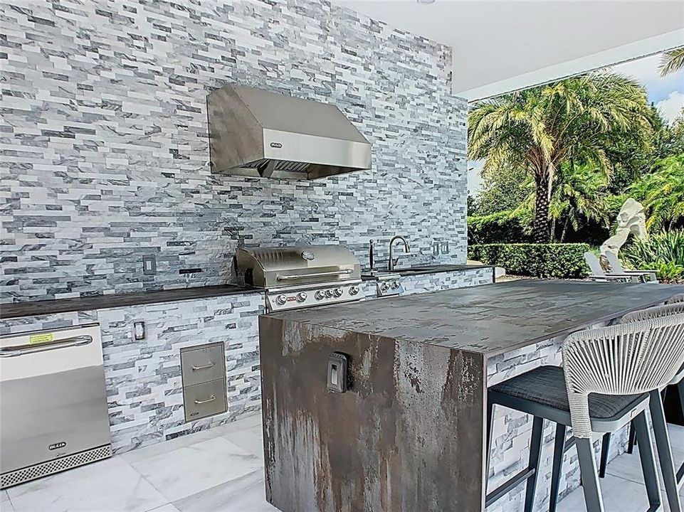 For Sale: $4,499,999 (5 beds, 6 baths, 5718 Square Feet)