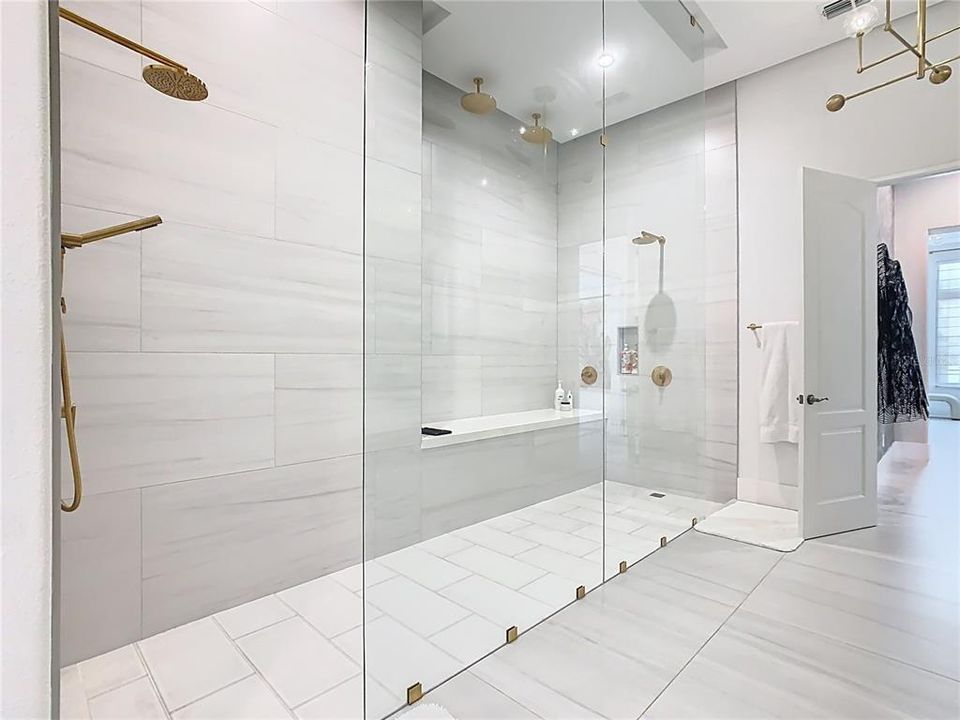 For Sale: $4,499,999 (5 beds, 6 baths, 5718 Square Feet)