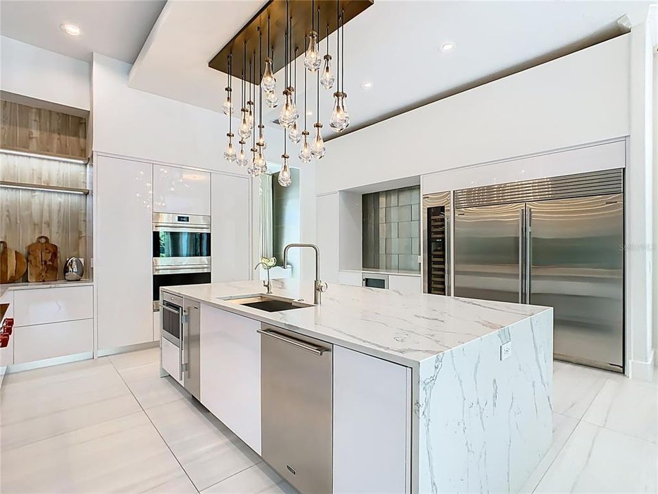 For Sale: $4,499,999 (5 beds, 6 baths, 5718 Square Feet)