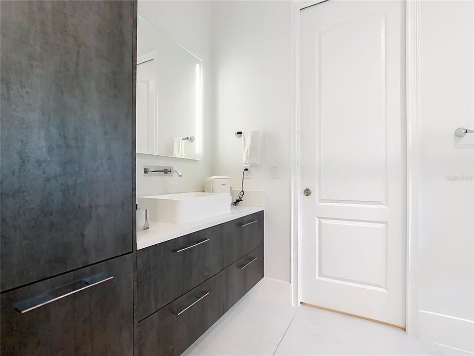 For Sale: $4,499,999 (5 beds, 6 baths, 5718 Square Feet)