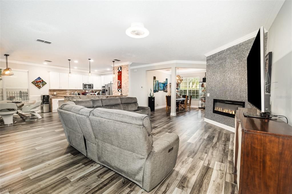 待售: $649,000 (5 贝兹, 3 浴室, 3012 平方英尺)