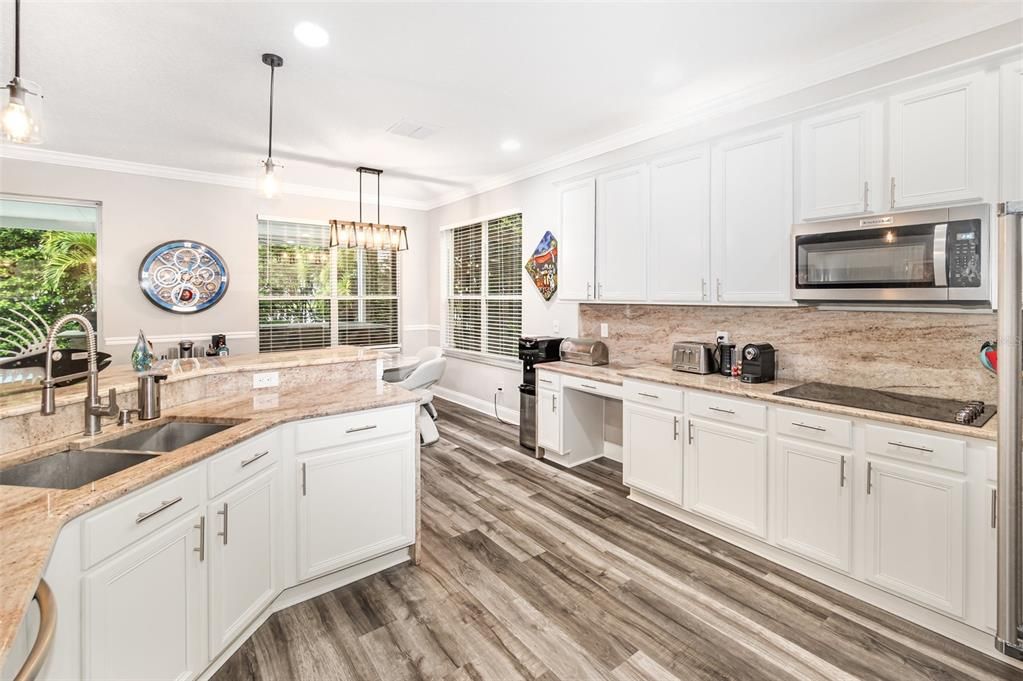 待售: $649,000 (5 贝兹, 3 浴室, 3012 平方英尺)