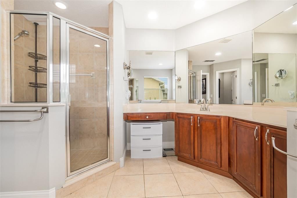 待售: $649,000 (5 贝兹, 3 浴室, 3012 平方英尺)