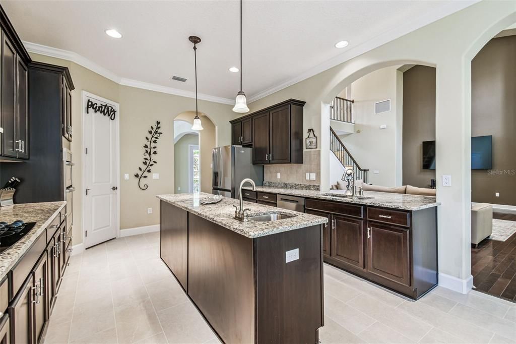 En Venta: $875,000 (4 camas, 3 baños, 3958 Pies cuadrados)