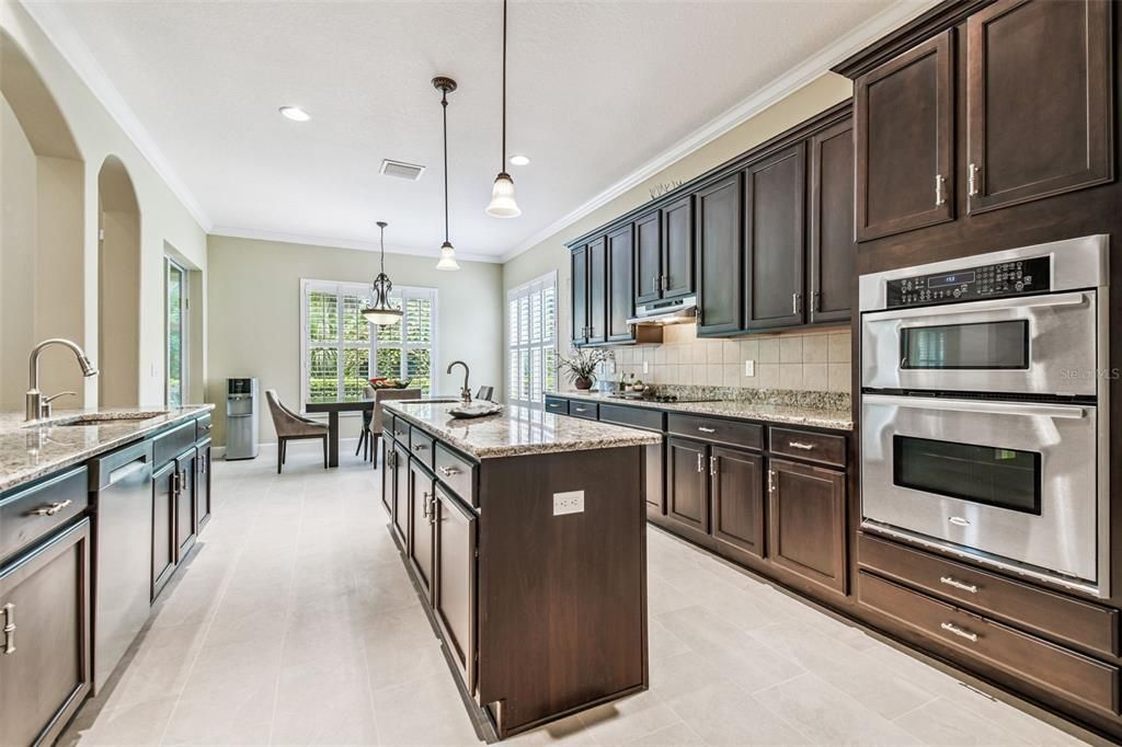 En Venta: $875,000 (4 camas, 3 baños, 3958 Pies cuadrados)