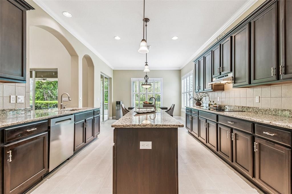 En Venta: $875,000 (4 camas, 3 baños, 3958 Pies cuadrados)