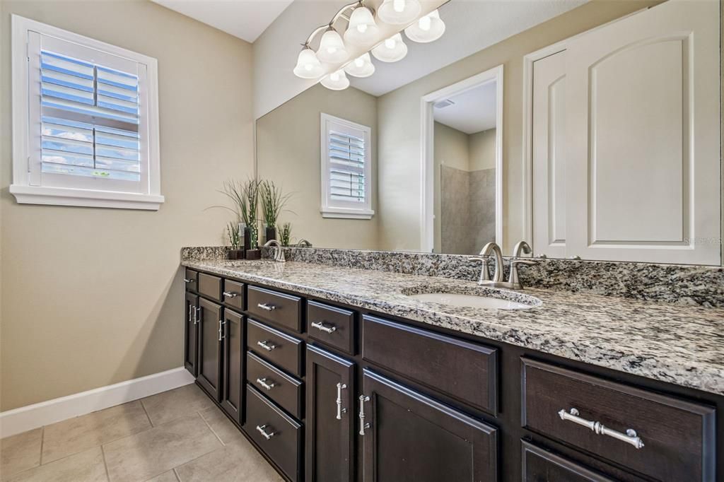 En Venta: $875,000 (4 camas, 3 baños, 3958 Pies cuadrados)