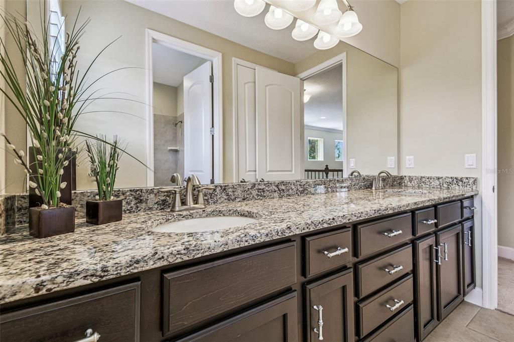 En Venta: $875,000 (4 camas, 3 baños, 3958 Pies cuadrados)