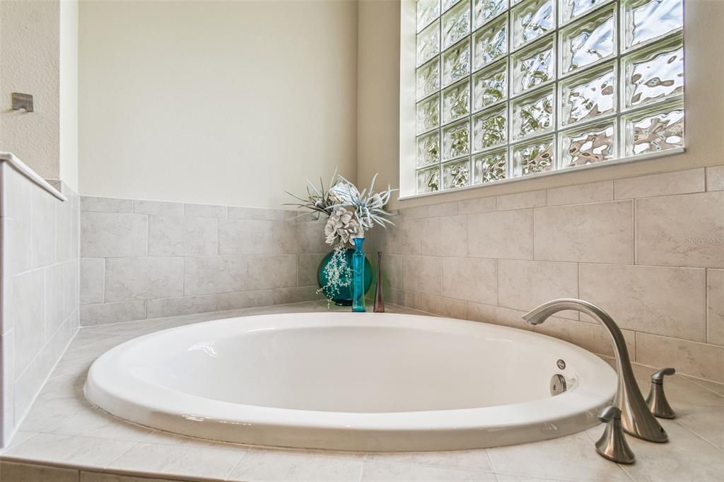 En Venta: $875,000 (4 camas, 3 baños, 3958 Pies cuadrados)