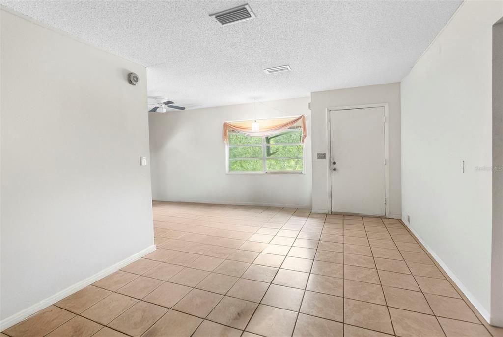 For Sale: $325,000 (4 beds, 0 baths, 1618 Square Feet)