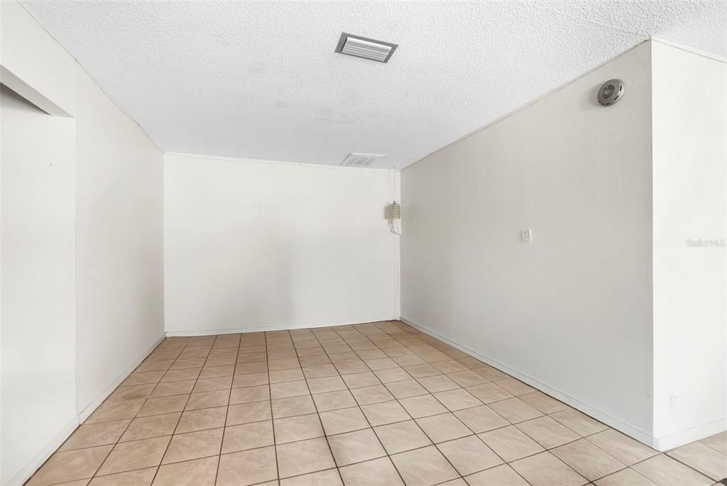 For Sale: $325,000 (4 beds, 0 baths, 1618 Square Feet)