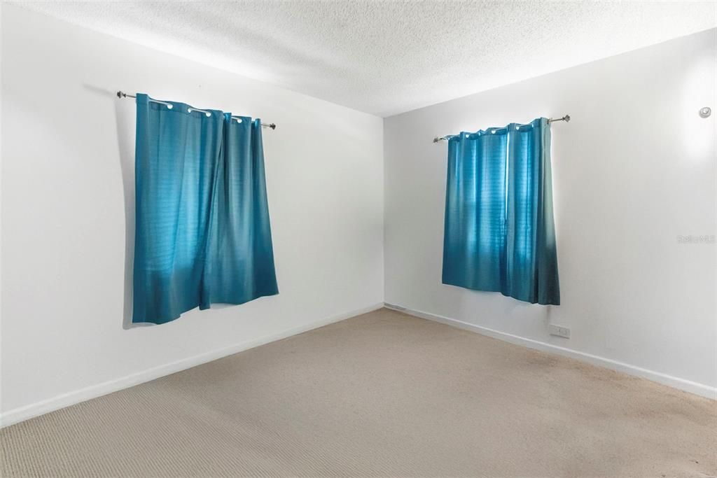 For Sale: $325,000 (4 beds, 0 baths, 1618 Square Feet)