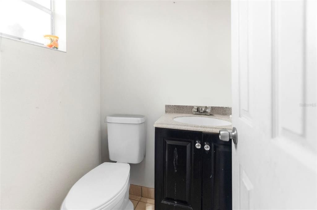 For Sale: $325,000 (4 beds, 0 baths, 1618 Square Feet)