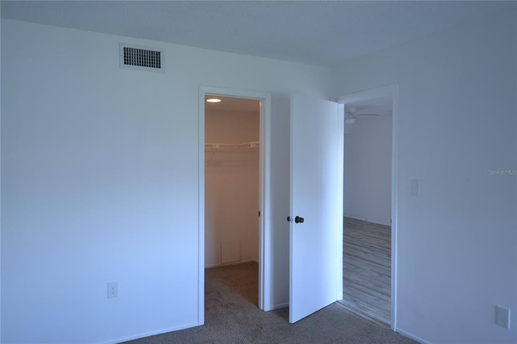 Под контрактом: $179,000 (2 спален, 2 ванн, 1053 Квадратных фут)