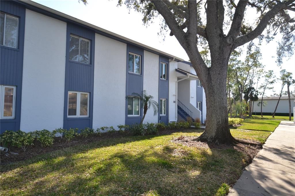 Под контрактом: $179,000 (2 спален, 2 ванн, 1053 Квадратных фут)