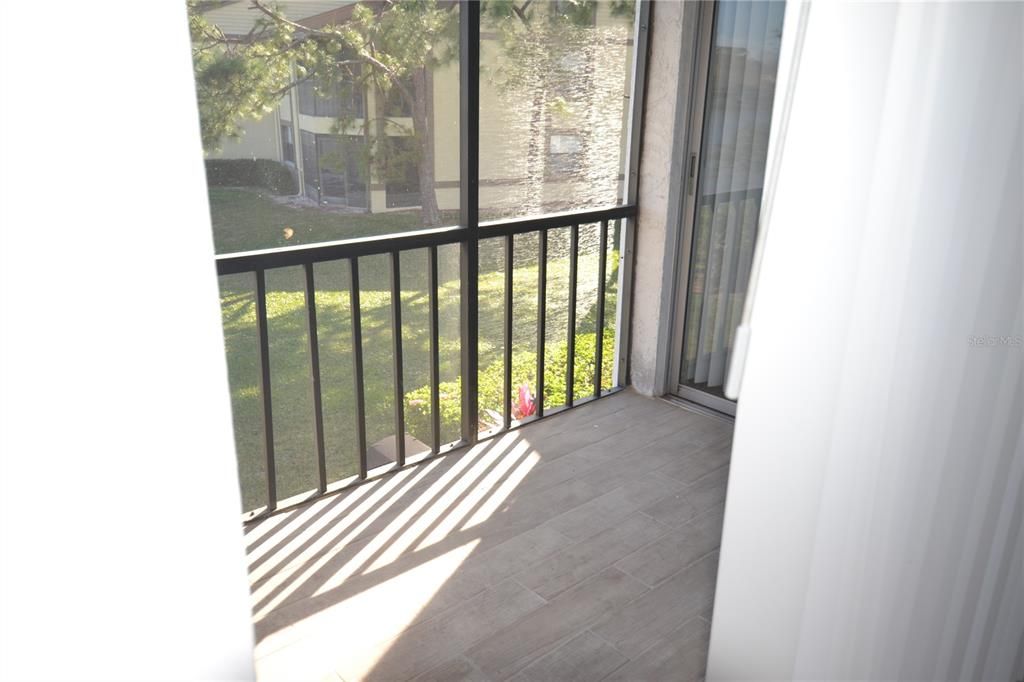 Под контрактом: $179,000 (2 спален, 2 ванн, 1053 Квадратных фут)