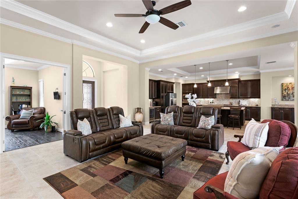 На продажу: $1,899,000 (6 спален, 5 ванн, 4882 Квадратных фут)