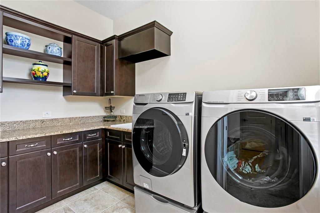 На продажу: $1,899,000 (6 спален, 5 ванн, 4882 Квадратных фут)