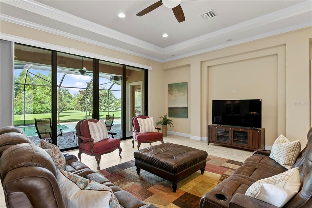 На продажу: $1,899,000 (6 спален, 5 ванн, 4882 Квадратных фут)