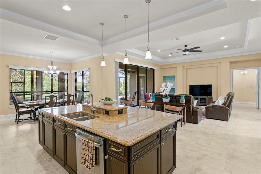 На продажу: $1,899,000 (6 спален, 5 ванн, 4882 Квадратных фут)