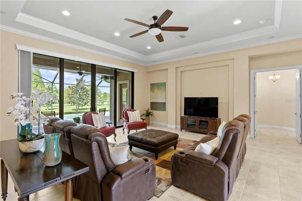 На продажу: $1,899,000 (6 спален, 5 ванн, 4882 Квадратных фут)