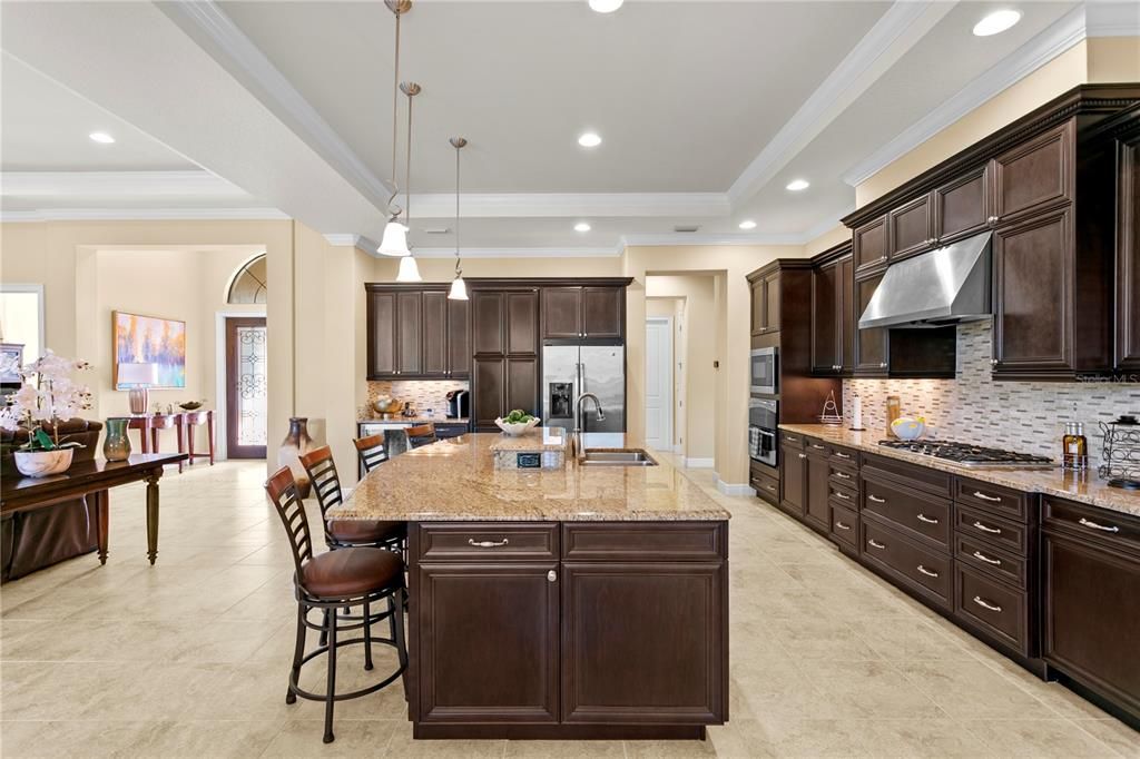 На продажу: $1,899,000 (6 спален, 5 ванн, 4882 Квадратных фут)