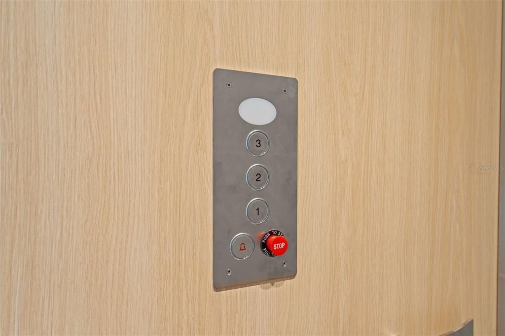 待售: $1,649,000 (4 贝兹, 3 浴室, 3517 平方英尺)