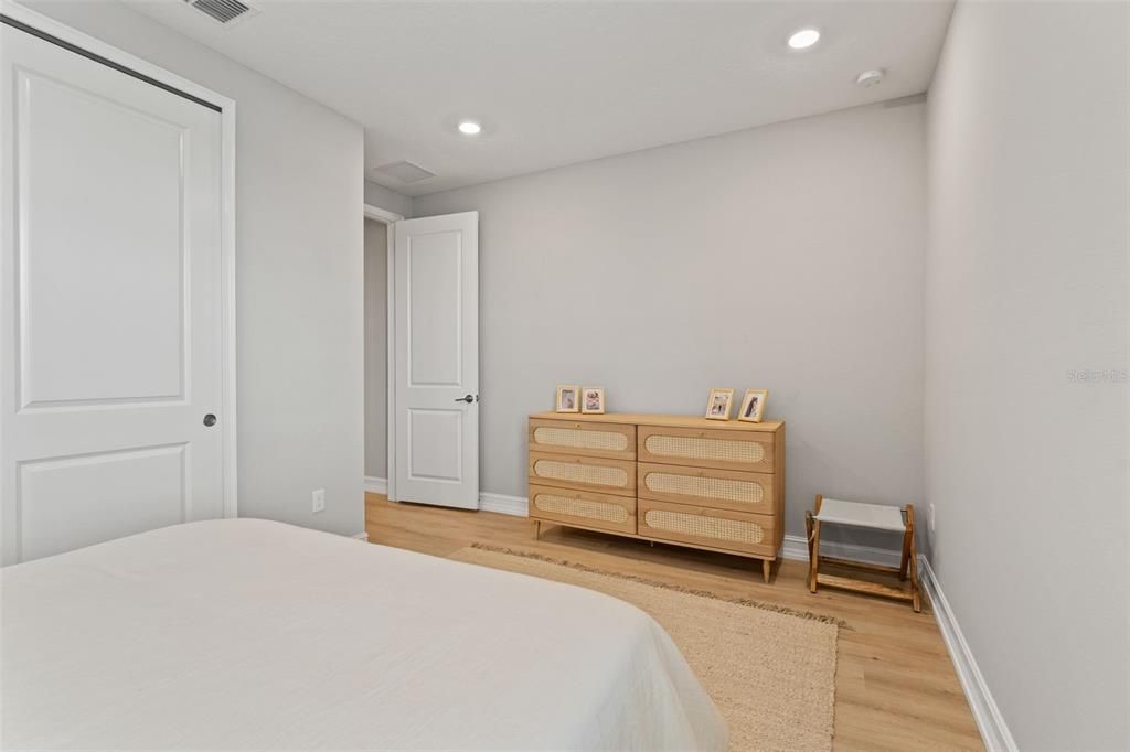 待售: $1,649,000 (4 贝兹, 3 浴室, 3517 平方英尺)