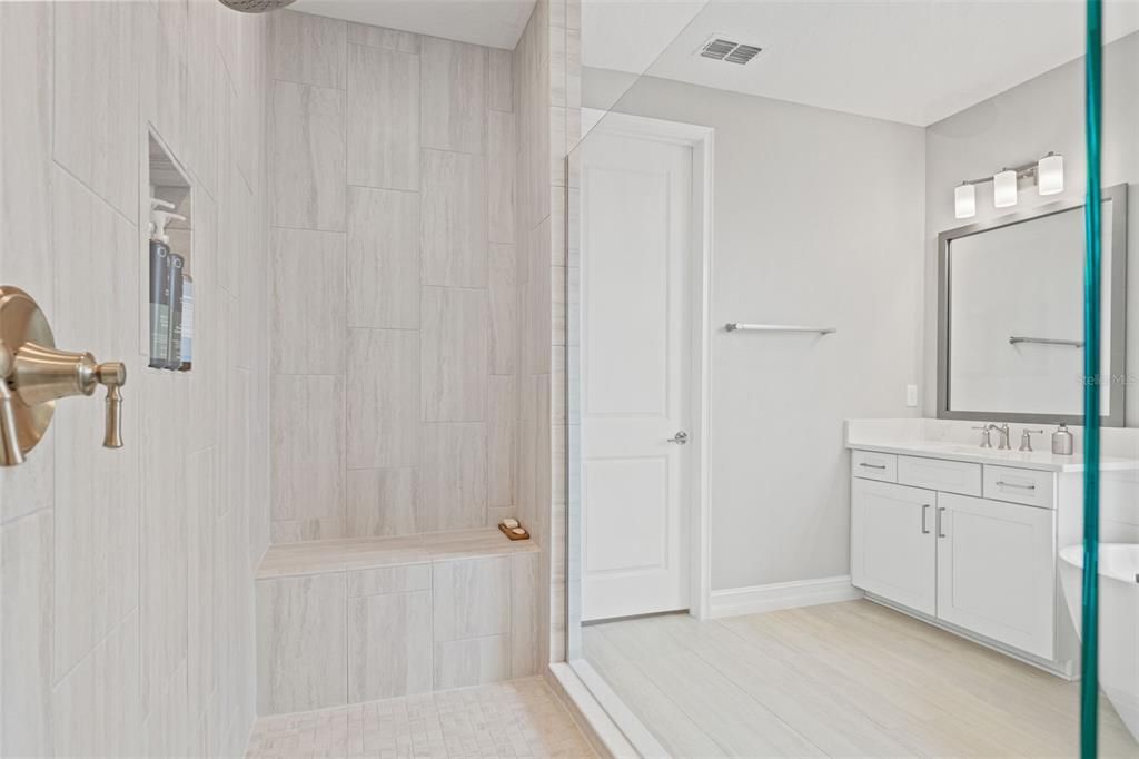 待售: $1,649,000 (4 贝兹, 3 浴室, 3517 平方英尺)