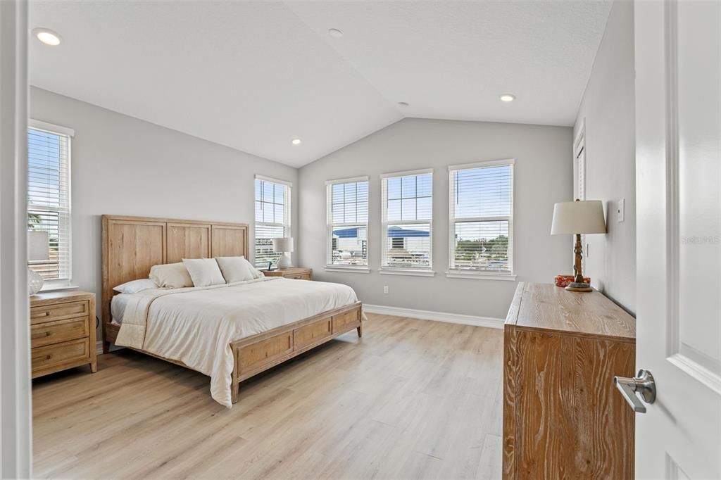 待售: $1,649,000 (4 贝兹, 3 浴室, 3517 平方英尺)