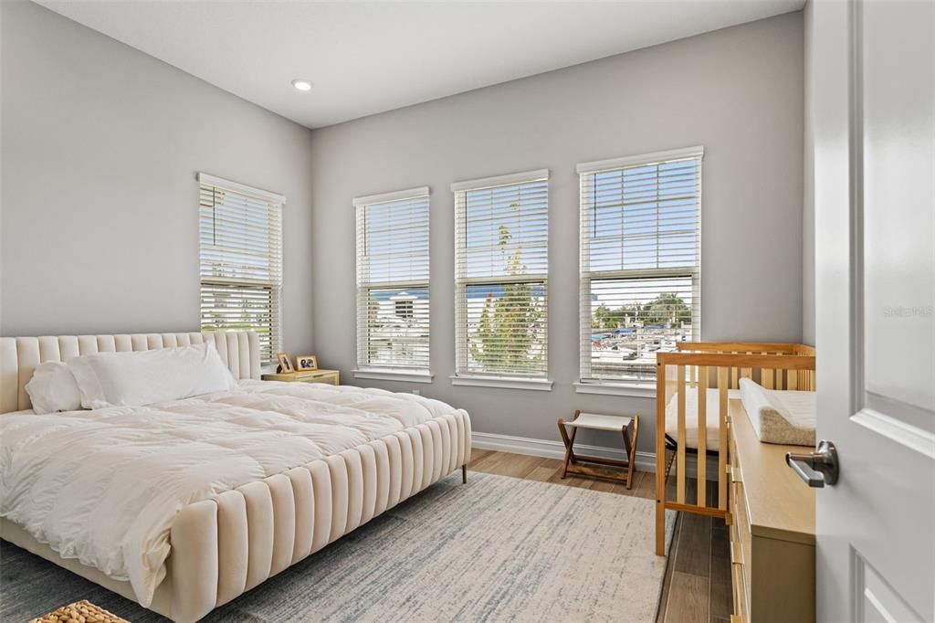 待售: $1,649,000 (4 贝兹, 3 浴室, 3517 平方英尺)