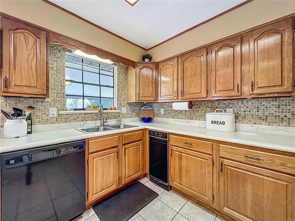 待售: $389,000 (4 贝兹, 2 浴室, 2856 平方英尺)