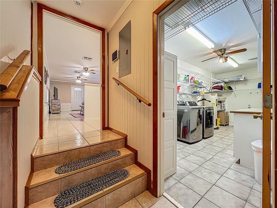 待售: $389,000 (4 贝兹, 2 浴室, 2856 平方英尺)