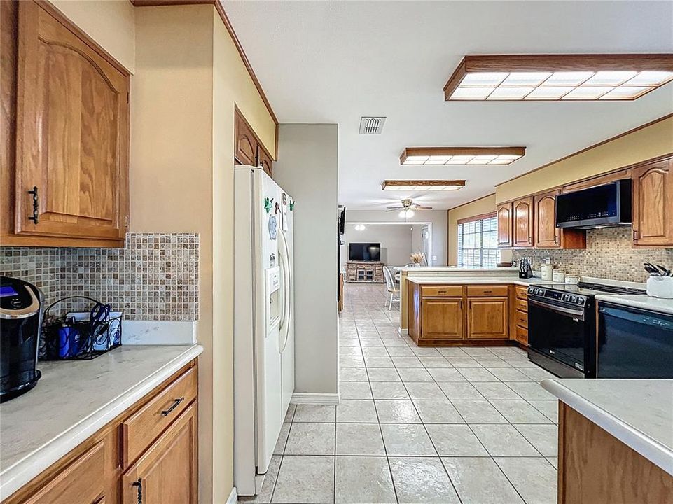 待售: $389,000 (4 贝兹, 2 浴室, 2856 平方英尺)