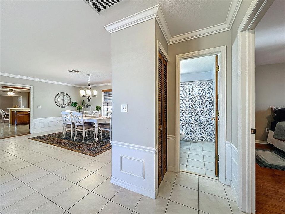 待售: $389,000 (4 贝兹, 2 浴室, 2856 平方英尺)