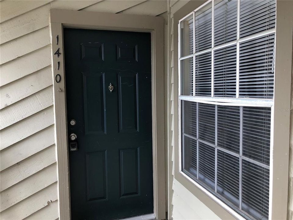 合同活跃: $105,000 (1 贝兹, 1 浴室, 525 平方英尺)