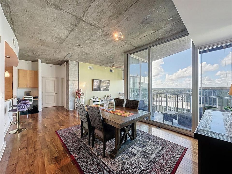 For Sale: $389,000 (2 beds, 2 baths, 1261 Square Feet)