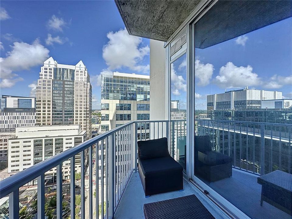 For Sale: $389,000 (2 beds, 2 baths, 1261 Square Feet)