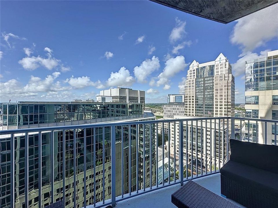 For Sale: $389,000 (2 beds, 2 baths, 1261 Square Feet)