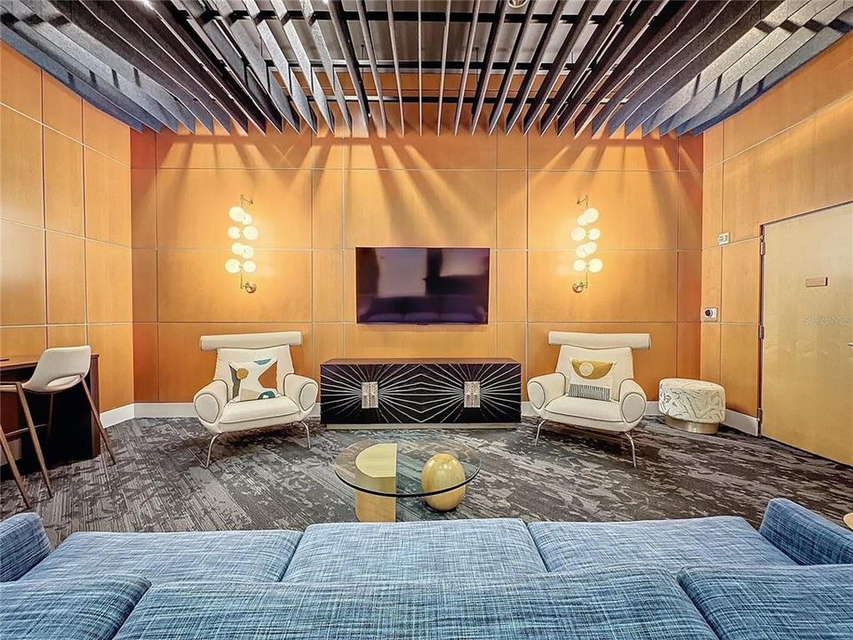 For Sale: $389,000 (2 beds, 2 baths, 1261 Square Feet)