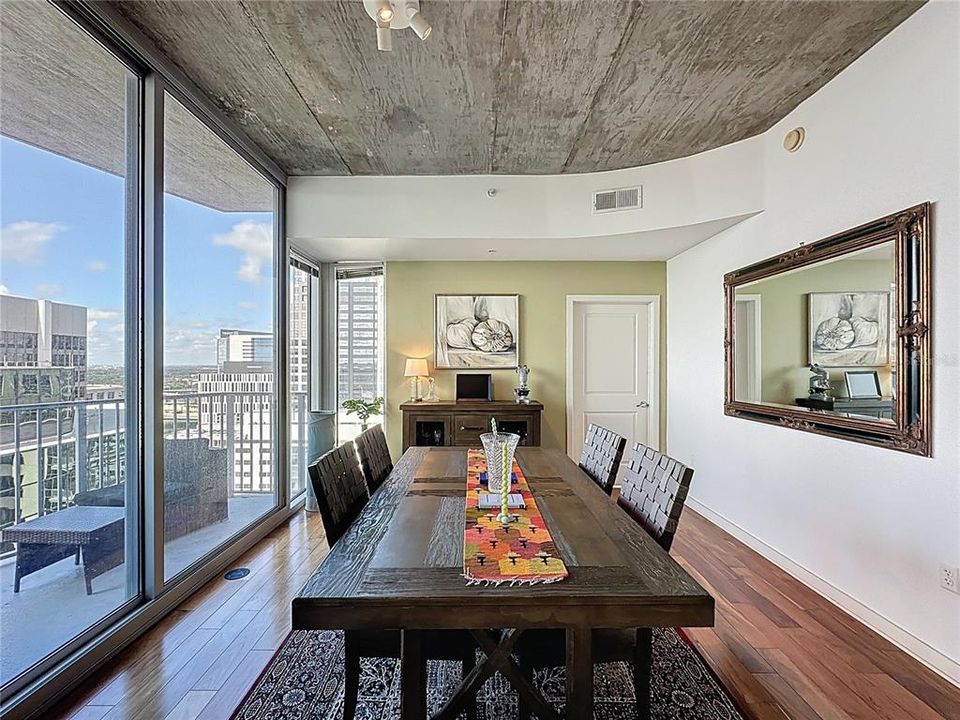 For Sale: $389,000 (2 beds, 2 baths, 1261 Square Feet)