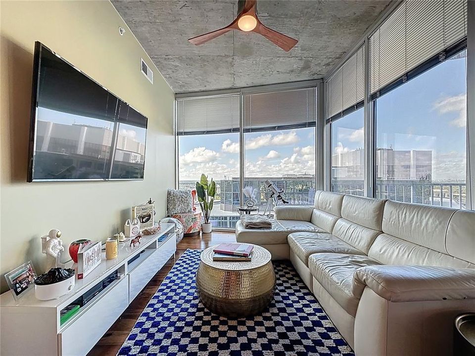 For Sale: $389,000 (2 beds, 2 baths, 1261 Square Feet)