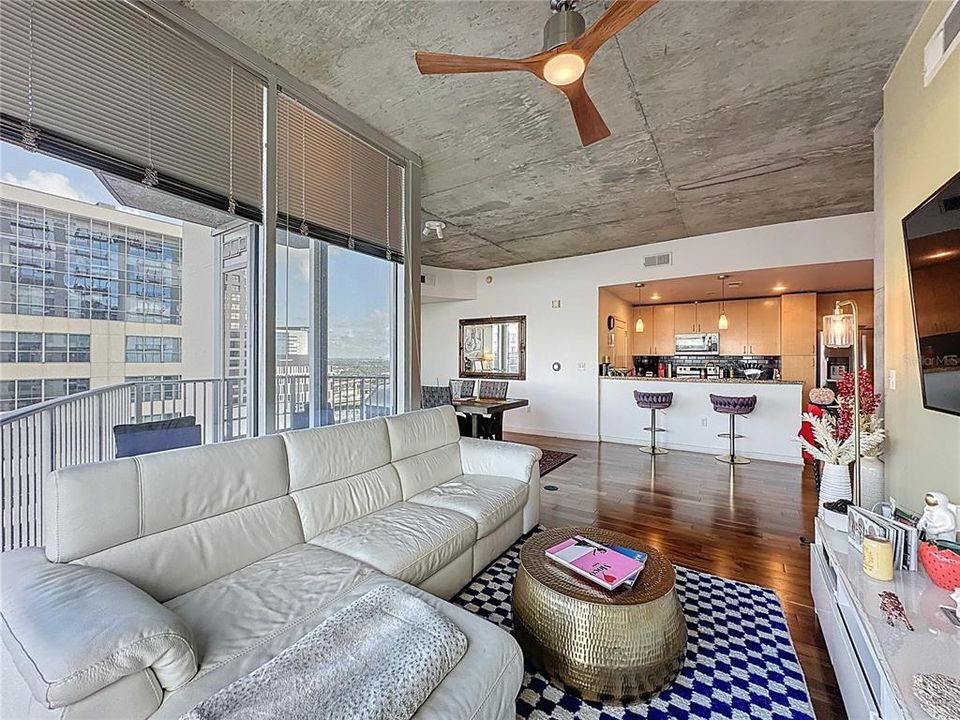 For Sale: $389,000 (2 beds, 2 baths, 1261 Square Feet)