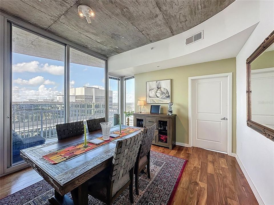 For Sale: $389,000 (2 beds, 2 baths, 1261 Square Feet)