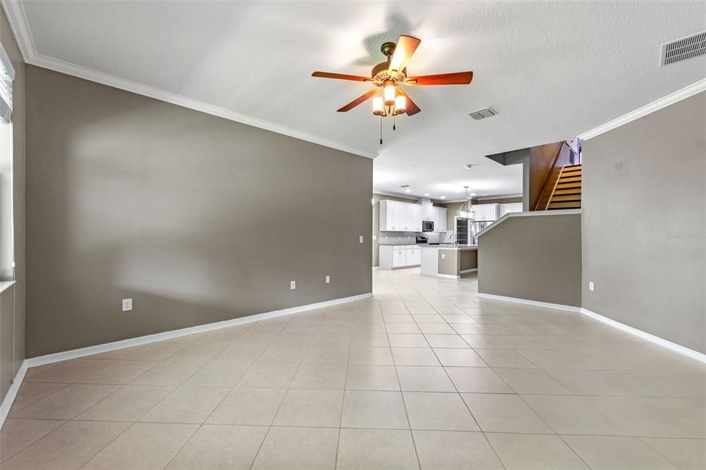 Activo con contrato: $579,900 (4 camas, 3 baños, 3384 Pies cuadrados)