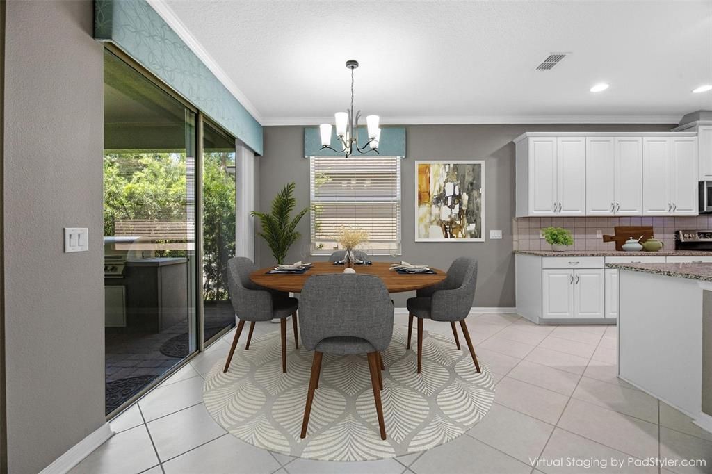 Activo con contrato: $579,900 (4 camas, 3 baños, 3384 Pies cuadrados)