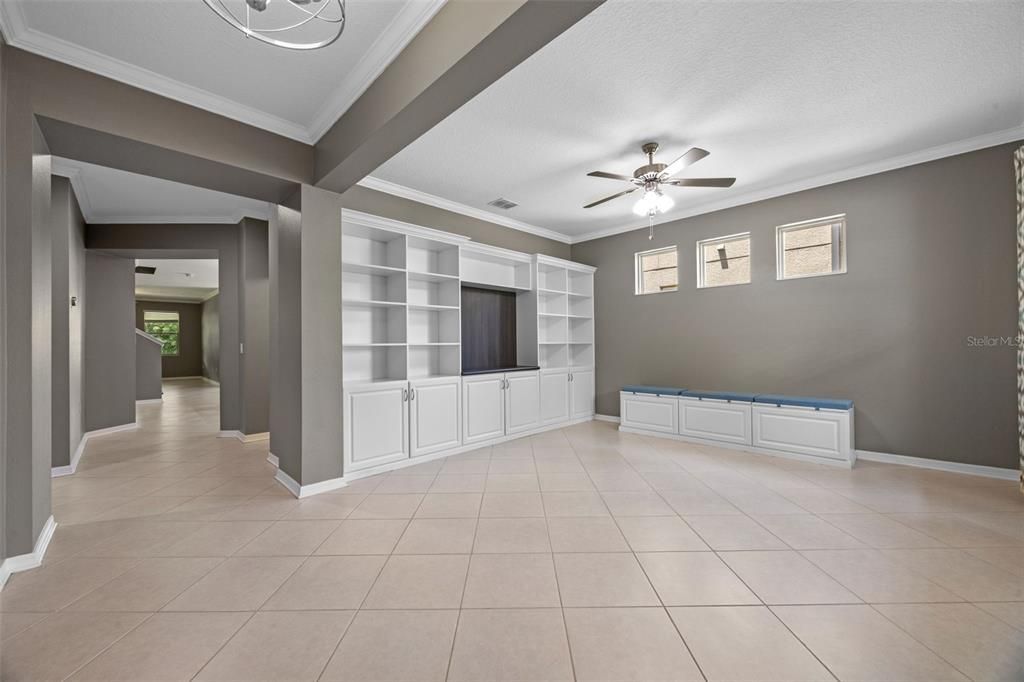 Activo con contrato: $579,900 (4 camas, 3 baños, 3384 Pies cuadrados)