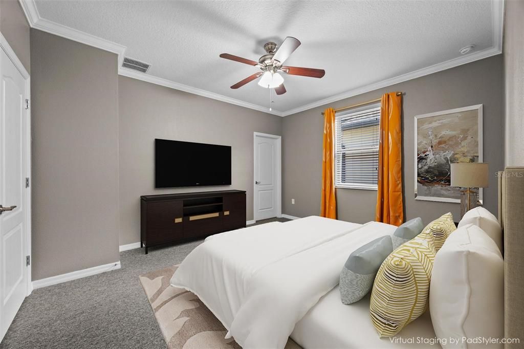 Activo con contrato: $579,900 (4 camas, 3 baños, 3384 Pies cuadrados)