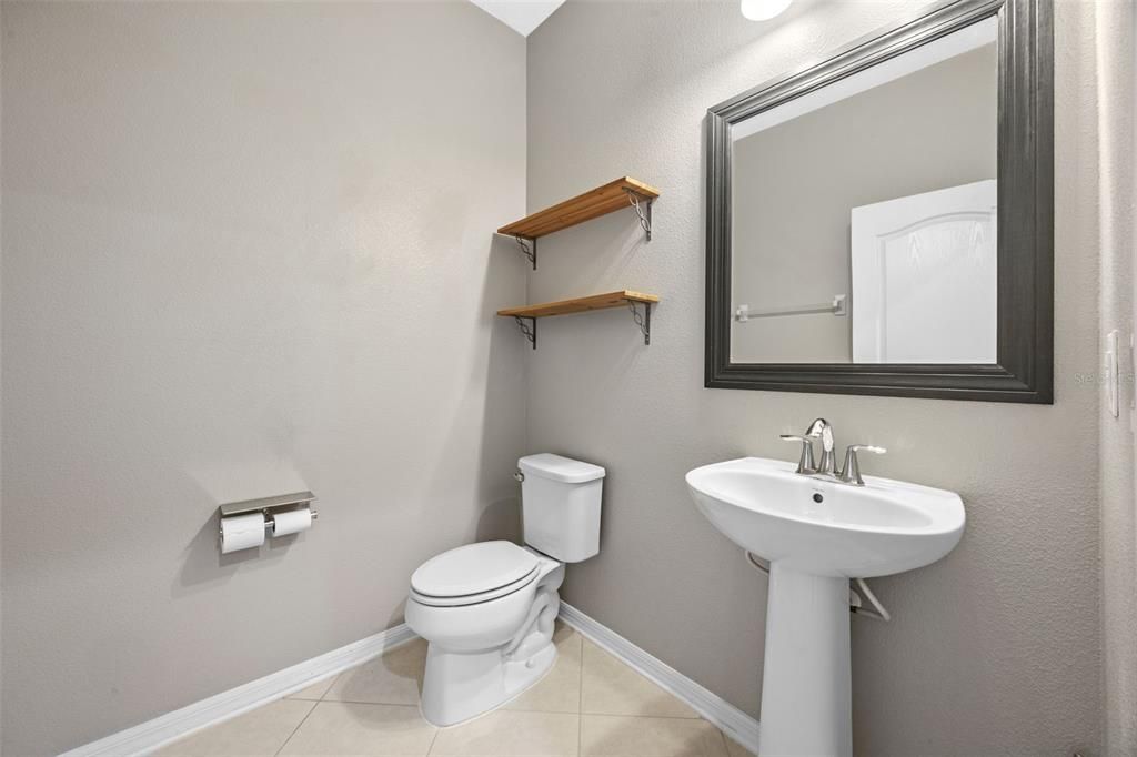 Activo con contrato: $579,900 (4 camas, 3 baños, 3384 Pies cuadrados)