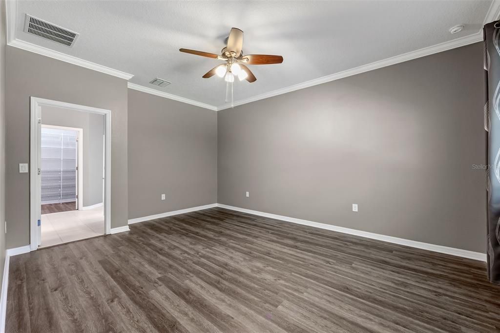 Activo con contrato: $579,900 (4 camas, 3 baños, 3384 Pies cuadrados)